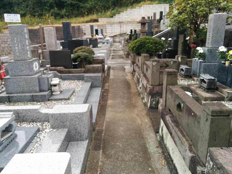 龍洞院　フラットな参道