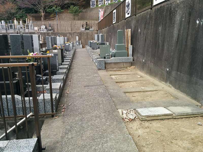 般若院　和型墓石