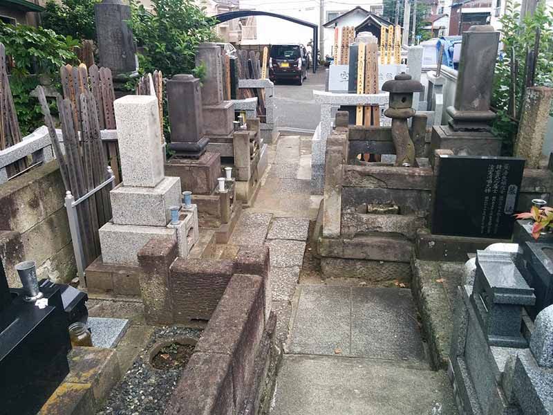 宗興寺　水はけのよい参道