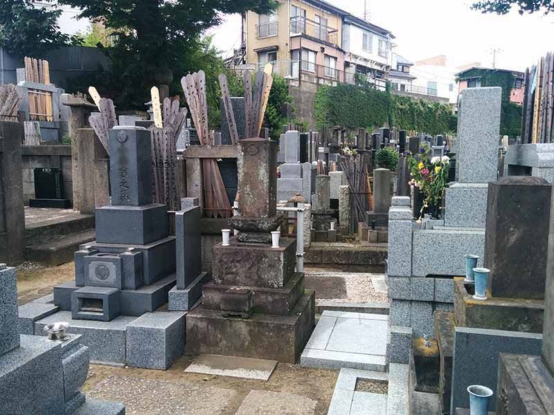 宗興寺　手入れが行き届いた墓地