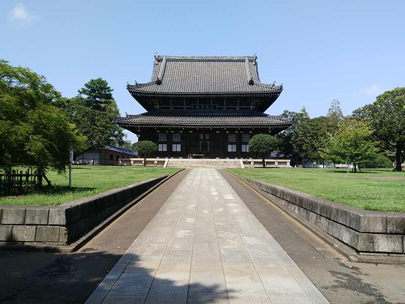 大本山 總持寺（総持寺）　本堂へ続く参道