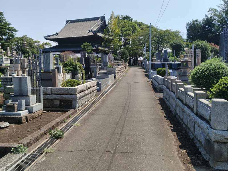 大本山 總持寺（総持寺）　緑に囲まれた園内