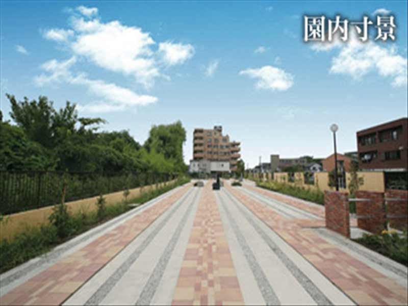 メモリアルグリーン昭島　水はけの良いインターロッキング舗装