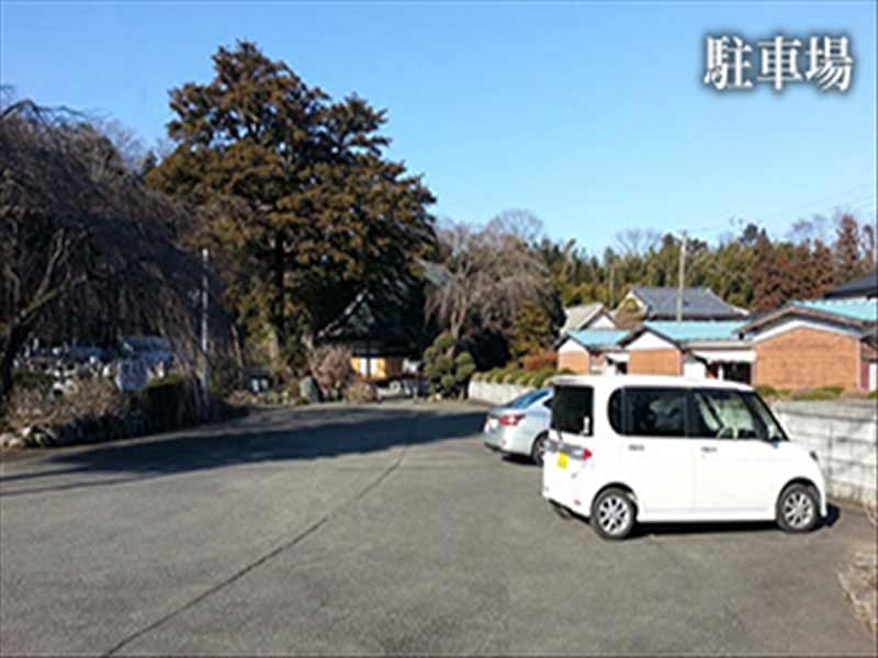 臨済宗建長寺派 龍雨山　広い駐車場