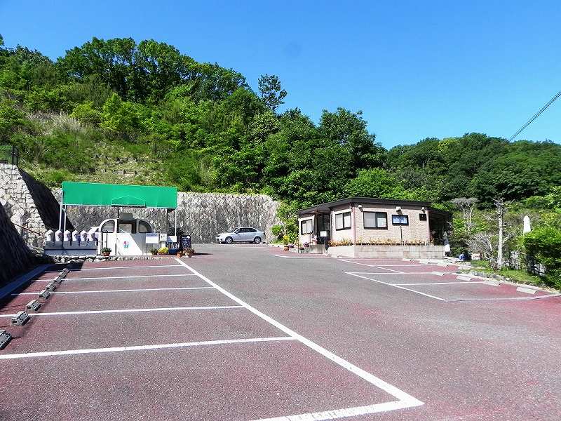 そよかぜ霊園の駐車場