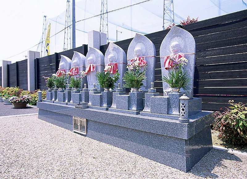 はにゅうの霊園　六地蔵尊