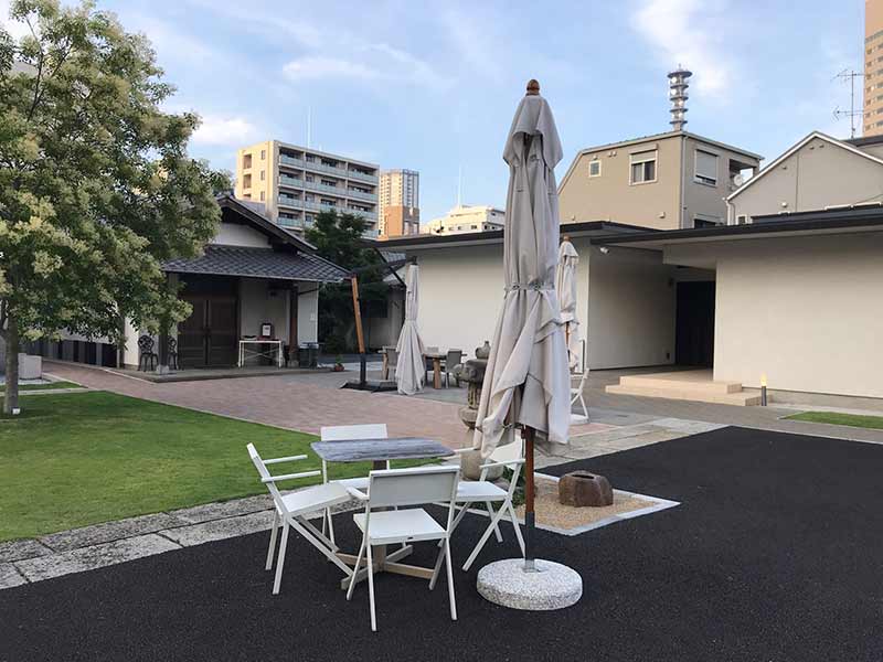 養国寺 シムティエール外苑の杜　開放的な苑内