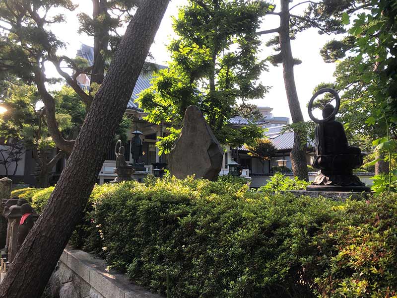 荘厳寺墓苑