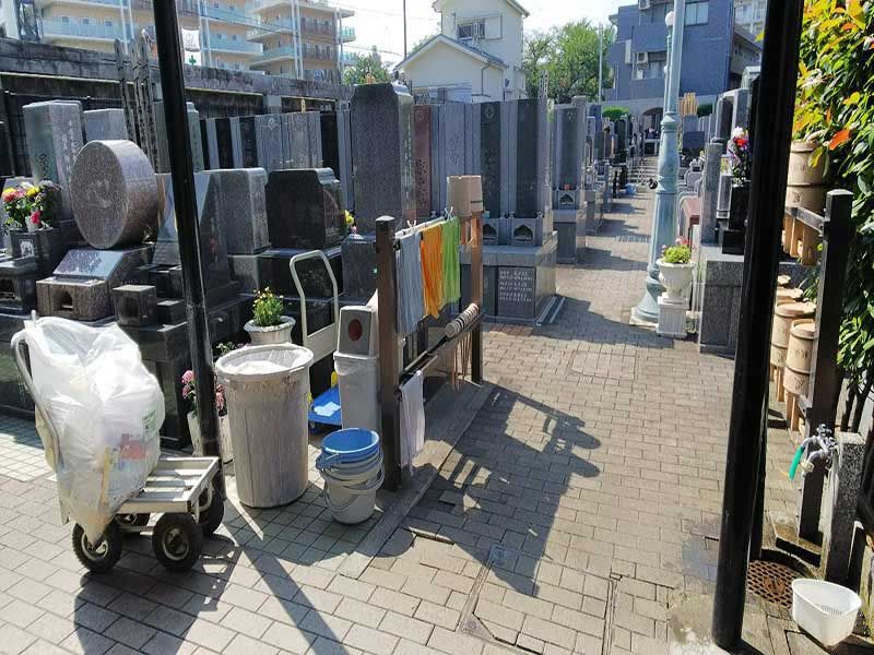 板橋向原浄苑　閑静な住宅街にある墓域