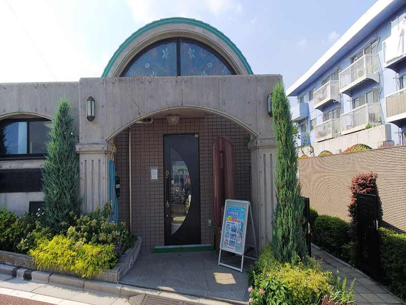 板橋向原浄苑　永代供養墓「風の標識」　分かりやすい入口