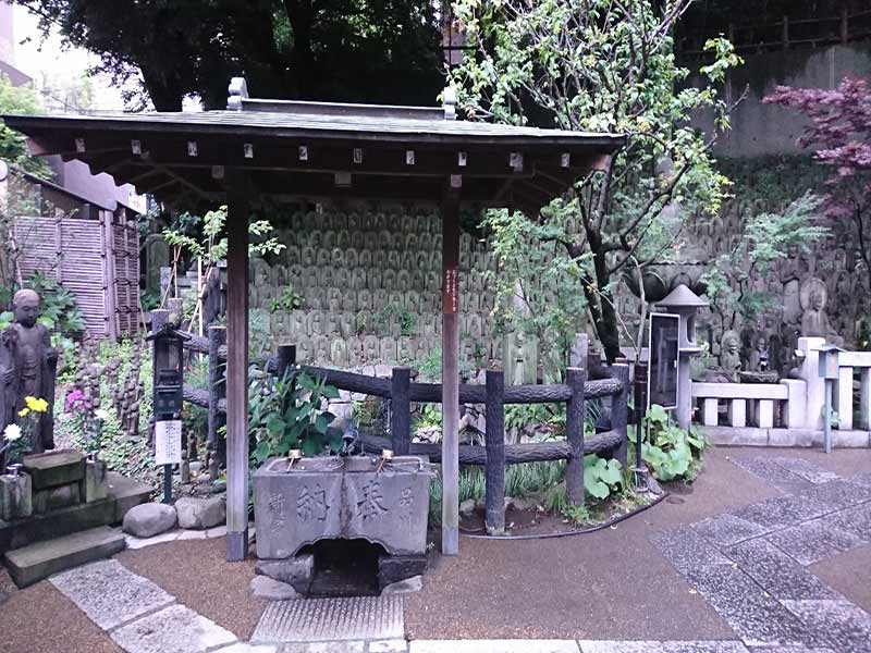 松林山 大圓寺（大円寺｜通称：大黒寺）　手水舎と石仏群