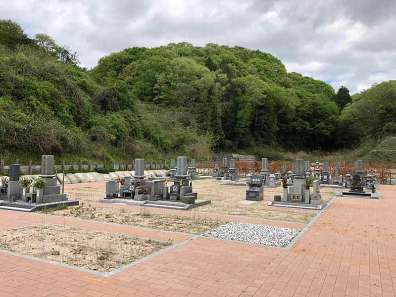岡山市営 みつメモリアルパーク　墓地の全景
