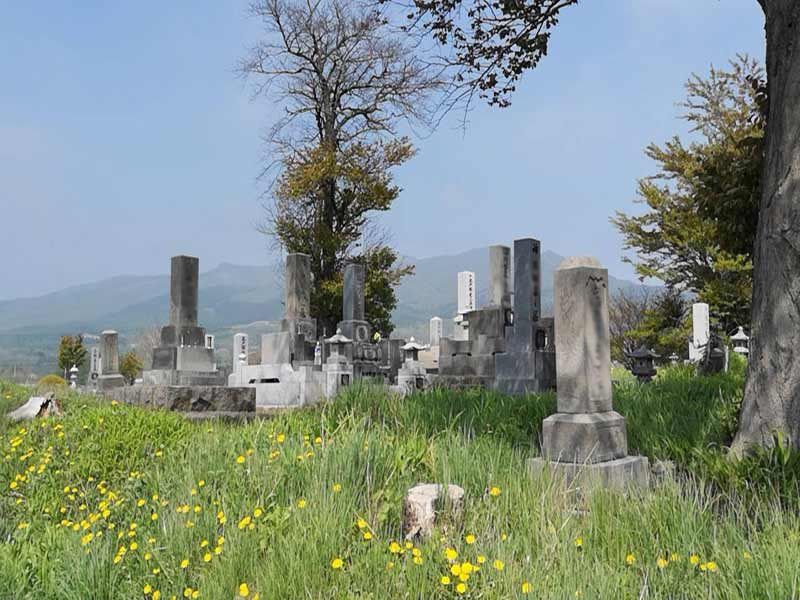 伊達市弄月墓地