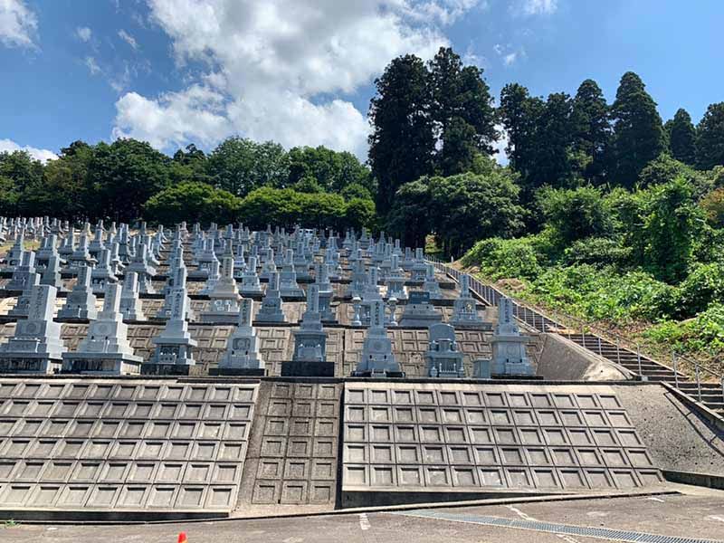 砺波市営 青山霊苑