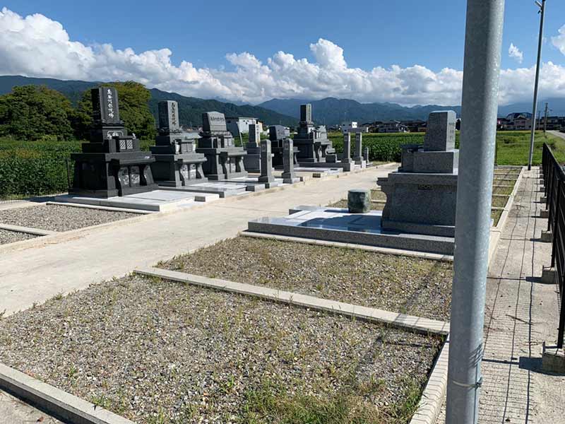 朝日町営 浜草野墓地