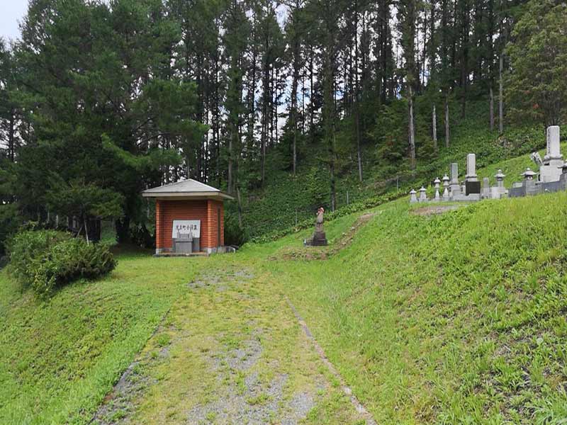 厚真町営　厚真中央霊園