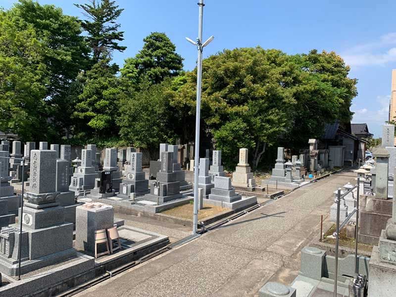 浄安寺墓地