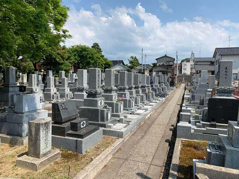 浄安寺墓地