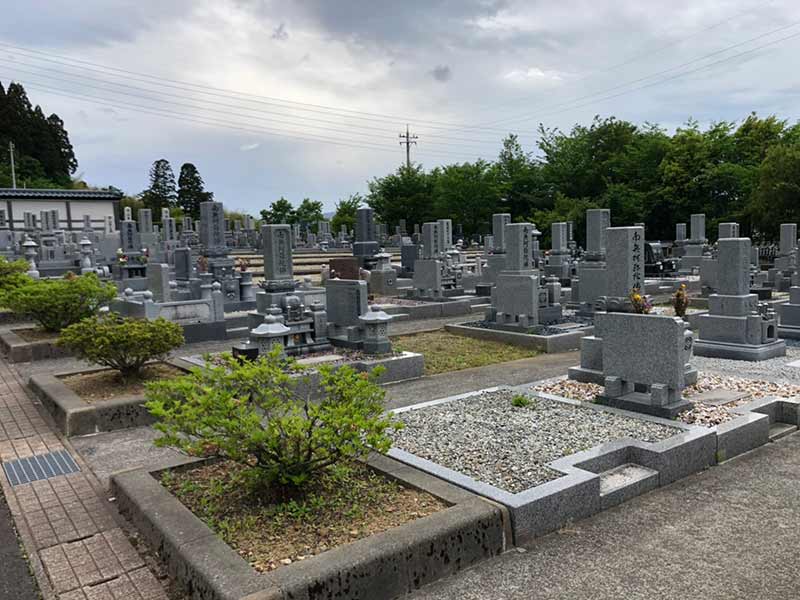 御誕生寺墓地 老梅の苑