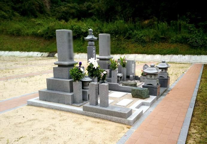 岡山市営 みつメモリアルパーク　和型墓石の建墓例