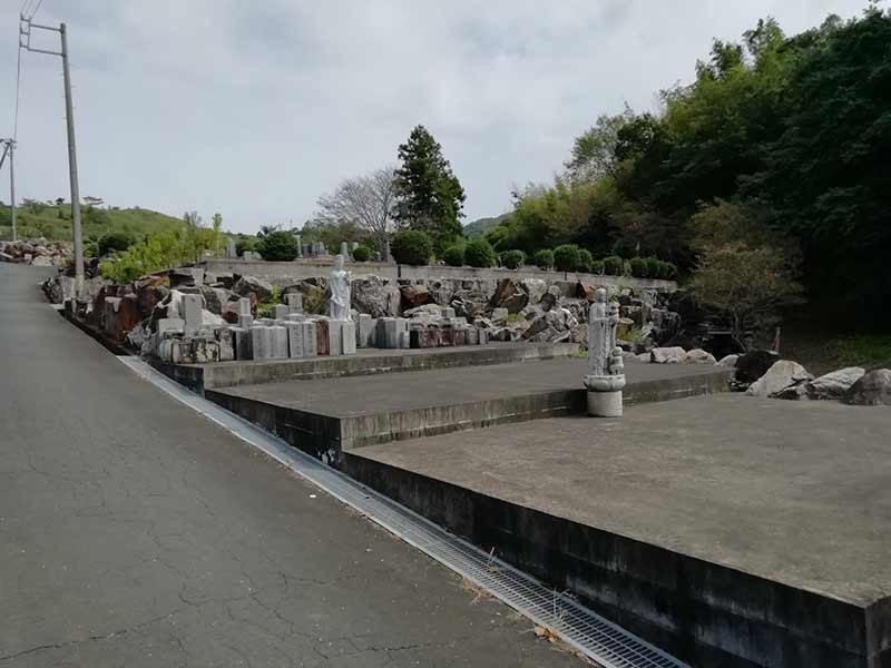 吉祥山緑地墓苑の仏様