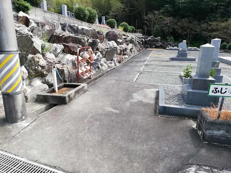 吉祥山緑地墓苑のふじ