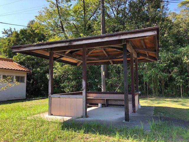 五色園墓地の休憩所