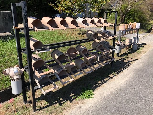 五色園墓地の水場道具置き