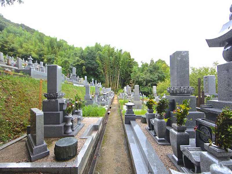 自性院墓地