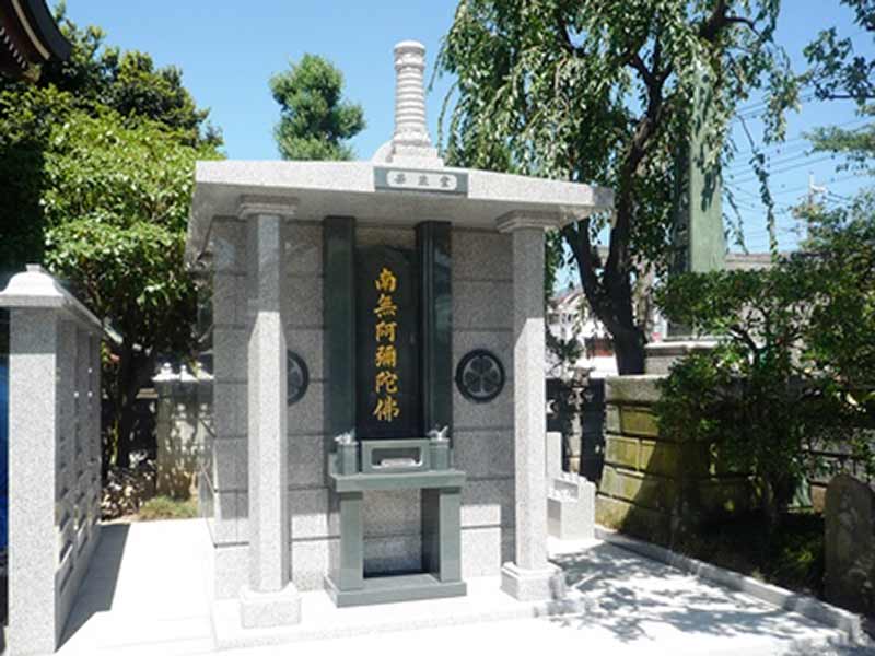 一ノ割駅前霊園　園内一角の様子