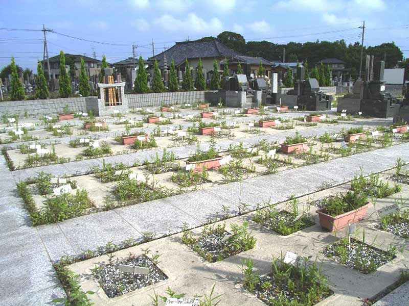 羽生東霊園　広々とした区画