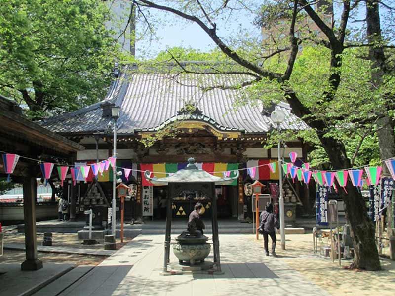 蓮馨寺 明るい雰囲気の本堂