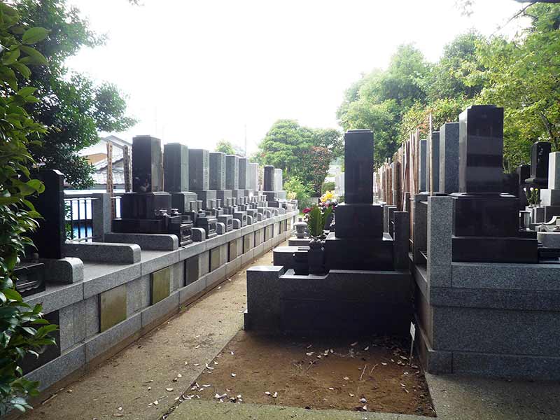 浄泉寺　和型墓石