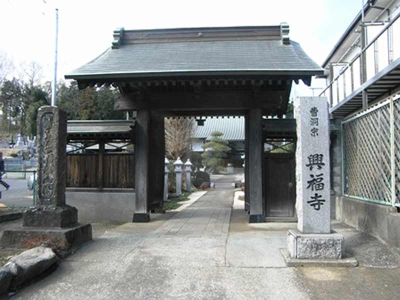 興福寺　厳かな雰囲気の入口
