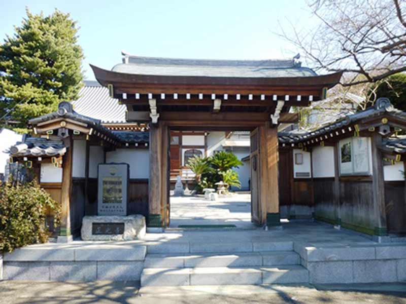 正光寺　風情を感じられる山門