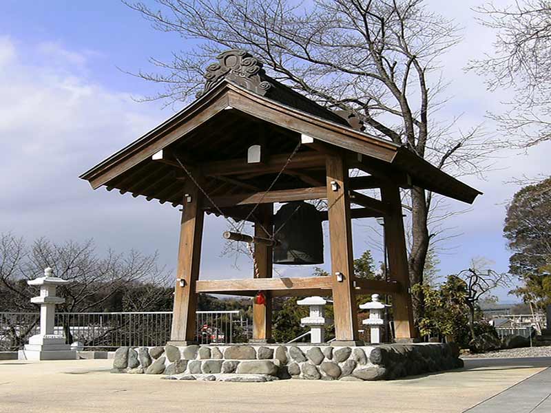 長源寺　園内にある鐘