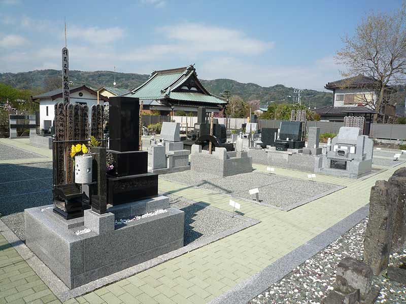 圓宗寺　区画整備された墓域