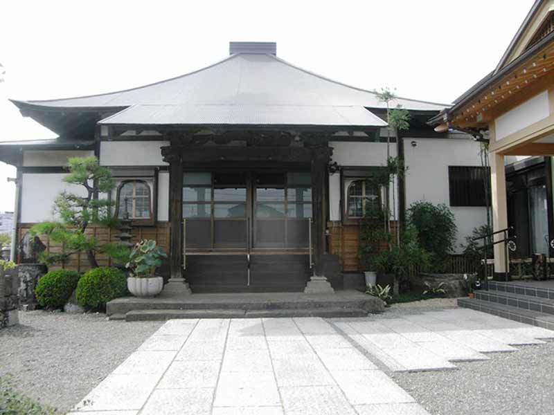 大経寺　清潔感が溢れる本堂