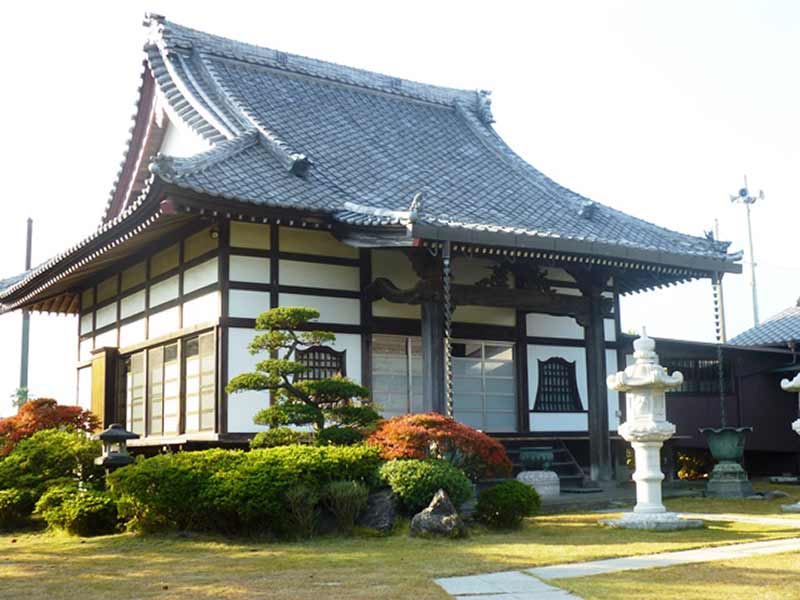 浄心寺　明るい雰囲気の本堂