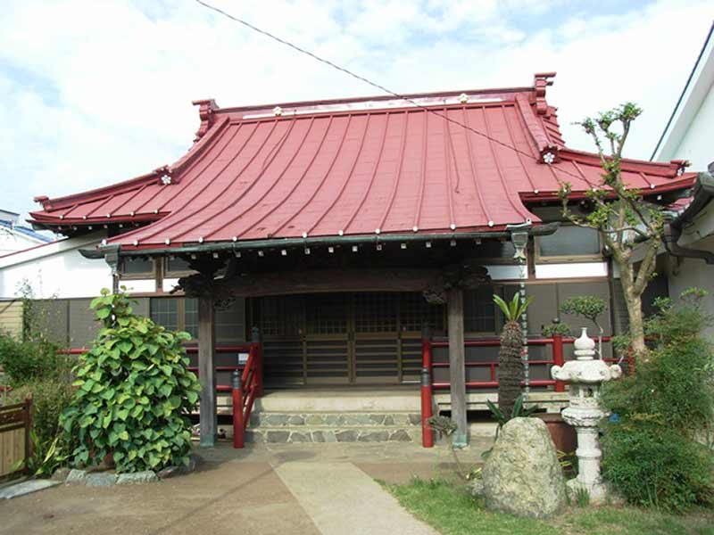 了正寺　明るい雰囲気の本堂