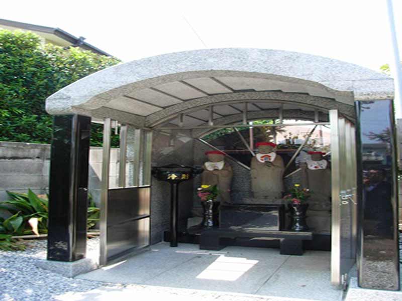 了正寺　手入れが行き届いた地蔵