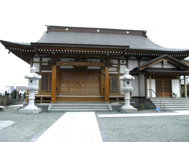 正安寺　清潔感がある本堂