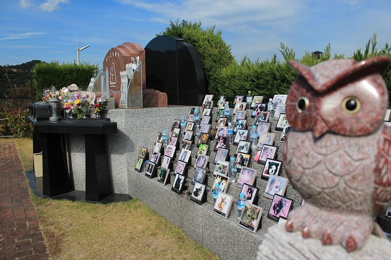北摂池田メモリアルパークの合同慰霊碑「絆の碑」