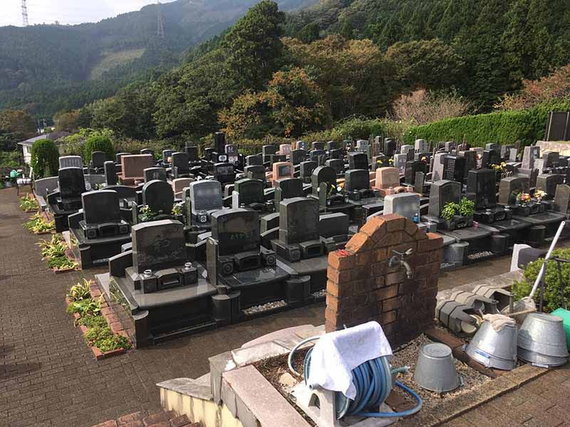 メモワール秦野　高台にある墓域