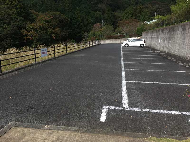 メモワール秦野　広い駐車場