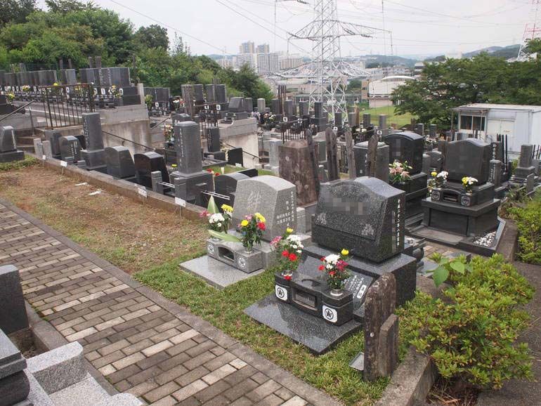 黒川光墓苑　見渡しのよい墓域