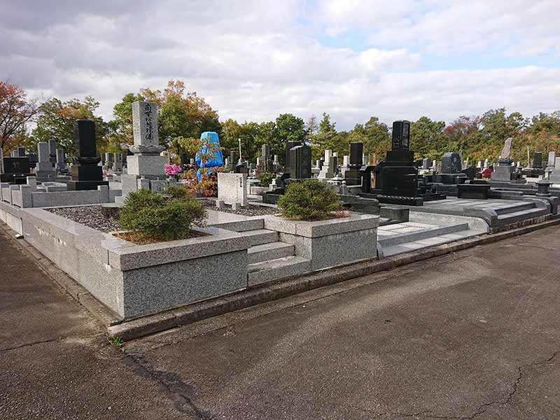 東山墓地公園