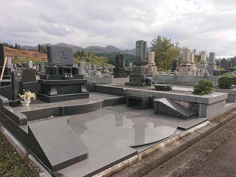 東山墓地公園