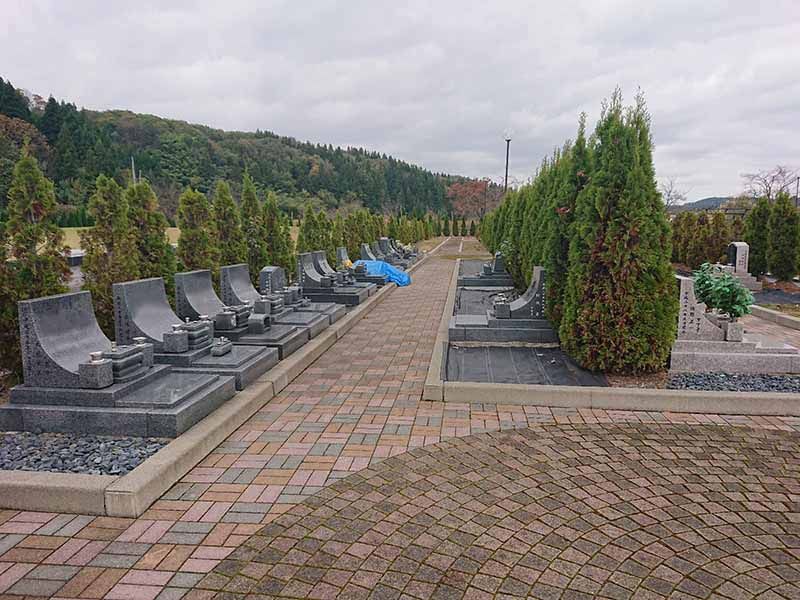 フジパーク霊園 見附　日当たりも良く自然あふれるパーク内