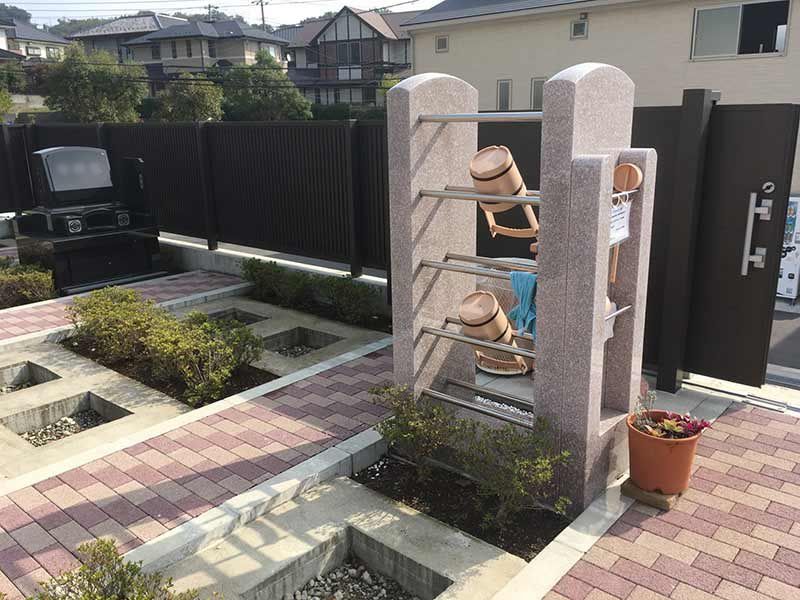 二宮霊園 ひかりの丘　道具完備の水汲み場
